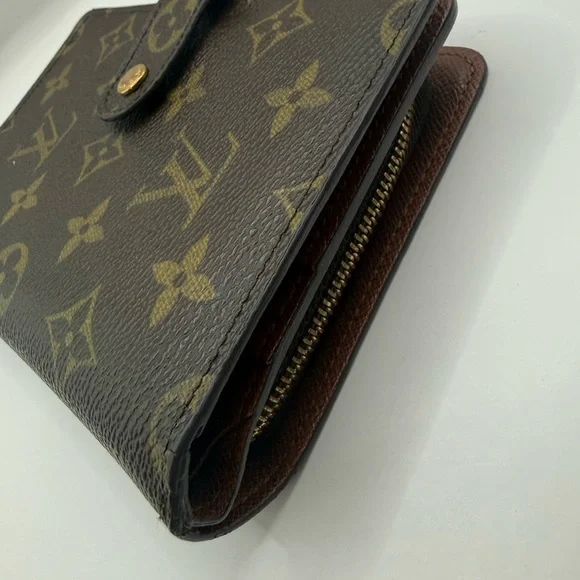 Louis Vuitton Wallet - Picture 11 of 15